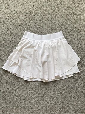 lululemon athletica White Tiered Circle Skater Skirt 0557